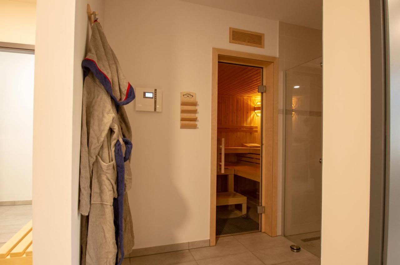 Albert-inn-glowe: Barrier-free Retreat With Coworking & Sauna Apartment *