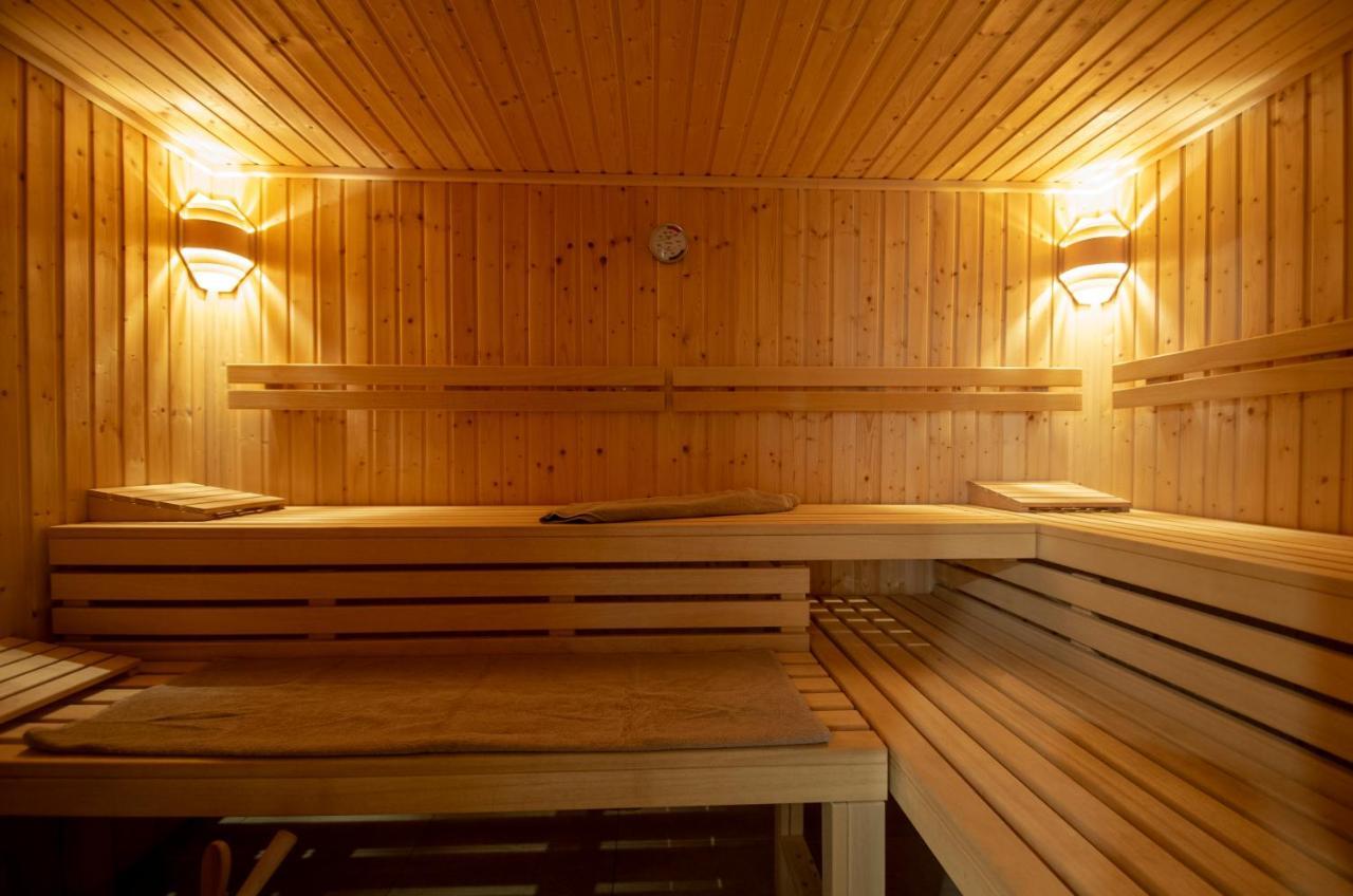 Albert-inn-glowe: Barrier-free Retreat With Coworking & Sauna Apartment